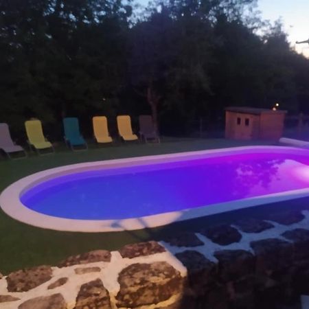 La Grange De Salvaneix Gite Pour 15 Personnes 7 Chambres Avec 6 Sdb-6Wc Sarran Exterior photo