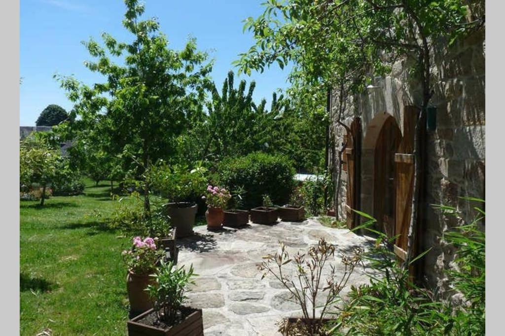 La Grange De Salvaneix Gite Pour 15 Personnes 7 Chambres Avec 6 Sdb-6Wc Sarran Exterior photo
