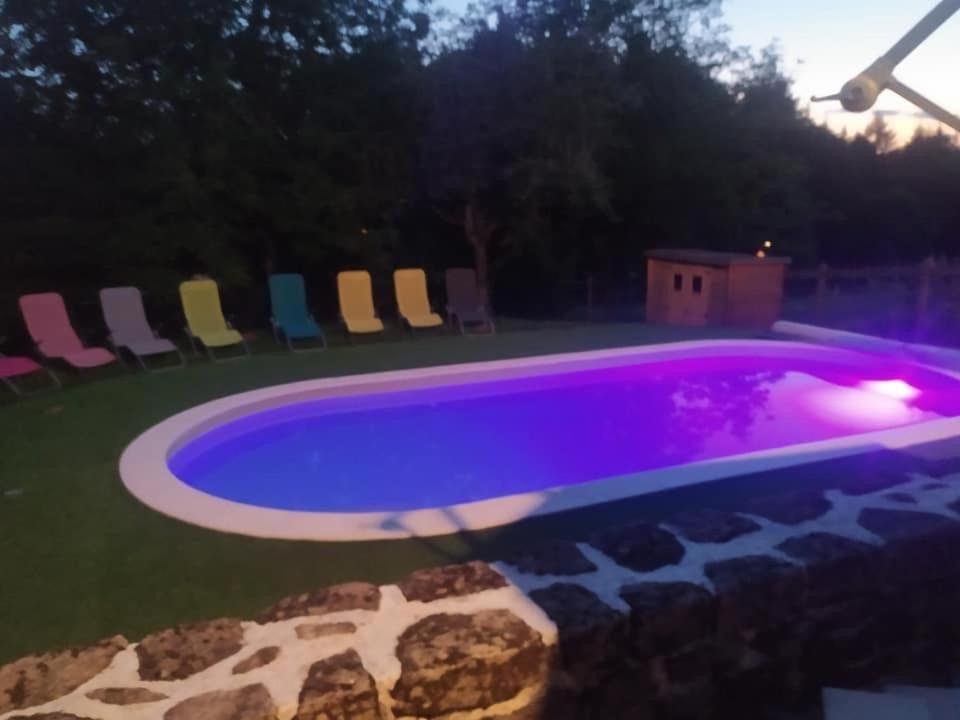 La Grange De Salvaneix Gite Pour 15 Personnes 7 Chambres Avec 6 Sdb-6Wc Sarran Exterior photo